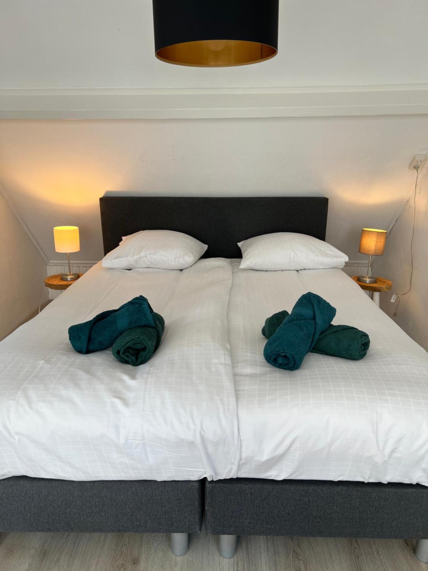 Beach House Met Parkeerplaats In Het Centrum Егмонд ан Зее Екстериор снимка